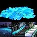foto Rwekdza 200 Stücke Blau Leuchtsteine Kieselsteine Leuchtende Kieselsteine Leuchtkiesel Floureszierende Pebble Steine für Aquarium Garten Kindergeburtstag Dekoration 2022-2021